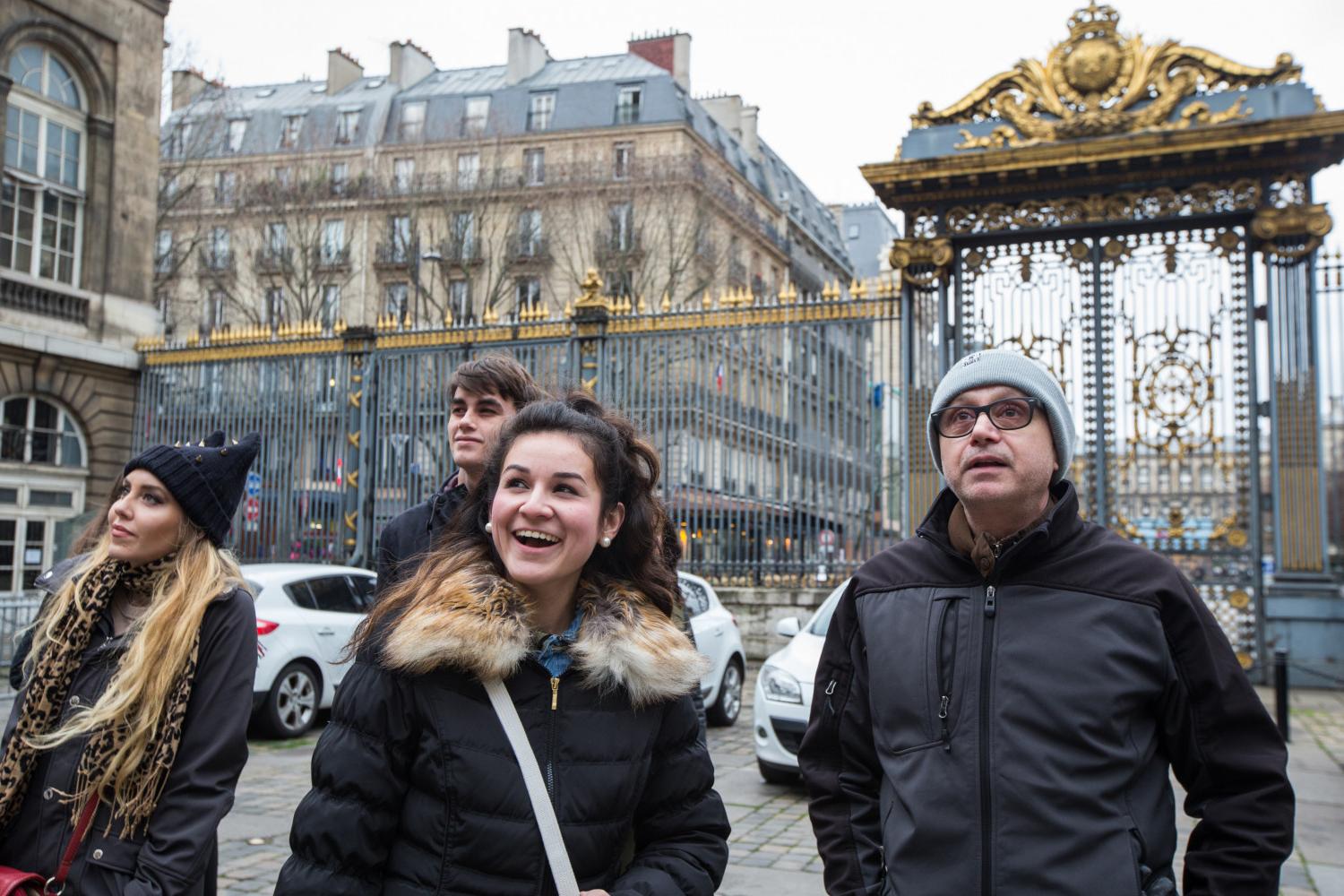 <a href='http://z6.lennonautostarting.net'>全球十大赌钱排行app</a>学院法语教授Pascal Rollet带领学生们到巴黎游学.
